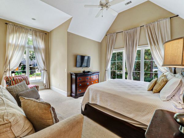 Stunning 5 Bedroom Vacation Pool Home in Hilton Head