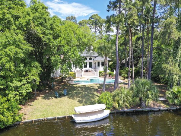 Luxury Vacation Pool Home in Hilton Head Sleeps 11 Guests