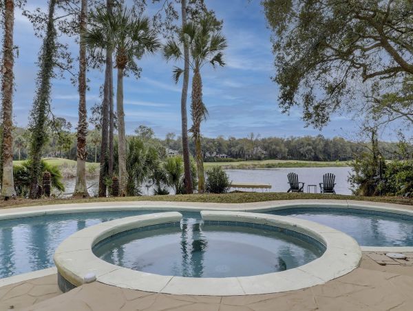 Luxury Vacation Pool Home in Hilton Head Sleeps 11 Guests