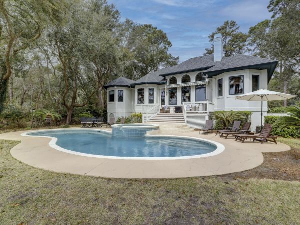 Luxury Vacation Pool Home in Hilton Head Sleeps 11 Guests