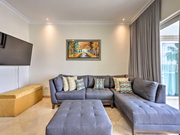 Cabo San Lucas Luxury Condo with 2 Bedrooms and Balcony