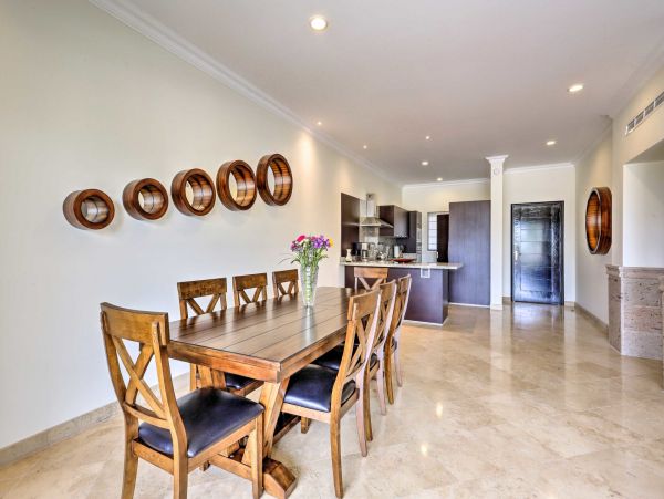Cabo San Lucas Luxury Condo with 2 Bedrooms and Balcony