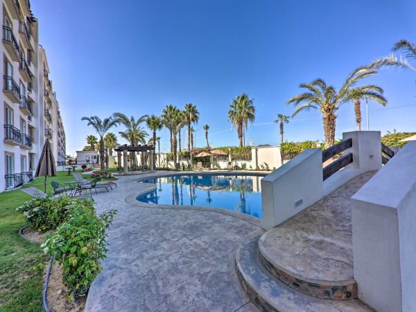 Cabo San Lucas Luxury Condo with 2 Bedrooms and Balcony
