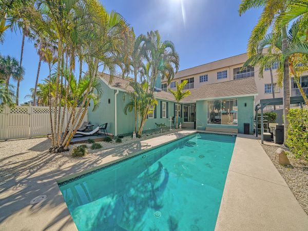Siesta Key Vacation Home 200 Steps to Beach