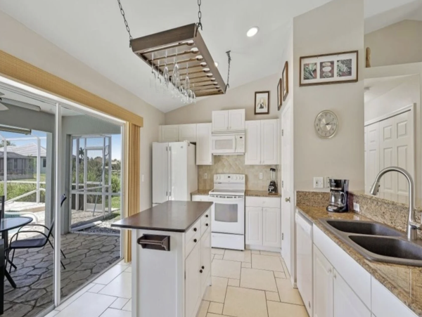 Cape Coral Pool Vacation Home Three Bedrooms Plus Bonus Room!