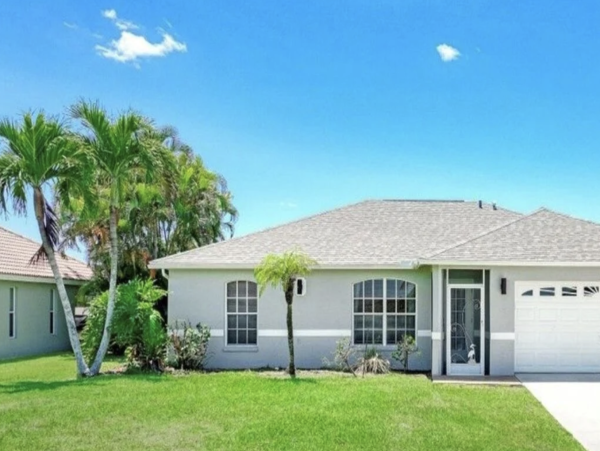 Cape Coral Pool Vacation Home Three Bedrooms Plus Bonus Room!