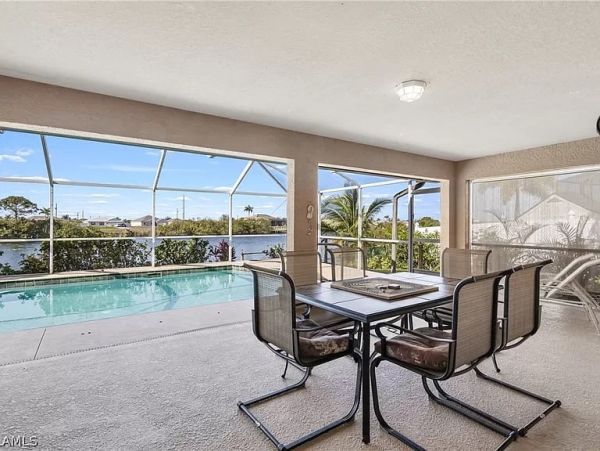 Cape Coral Three Bedroom Vacation Home with Stunning Lake View