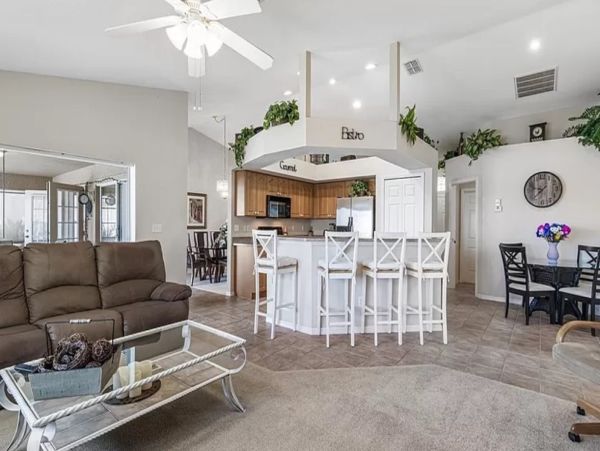 Cape Coral Three Bedroom Vacation Home with Stunning Lake View