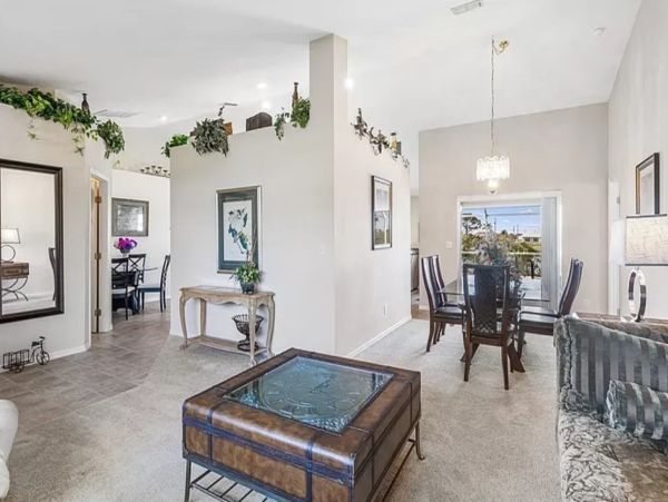 Cape Coral Three Bedroom Vacation Home with Stunning Lake View