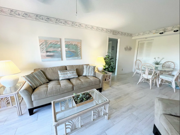 Siesta Key Condo: Waterfront Views, Dolphins, and Spacious Living