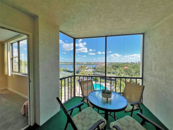 Waterway Views from Every Room in Siesta Key Condo