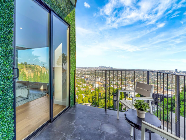 Luxury Hillside Retreat Overlooking Sunset Strip