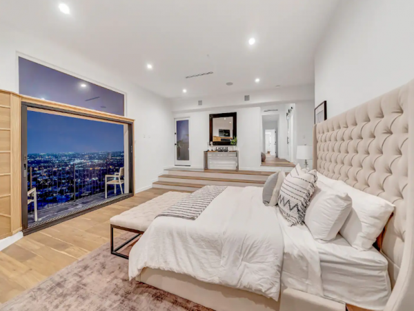 Luxury Hillside Retreat Overlooking Sunset Strip
