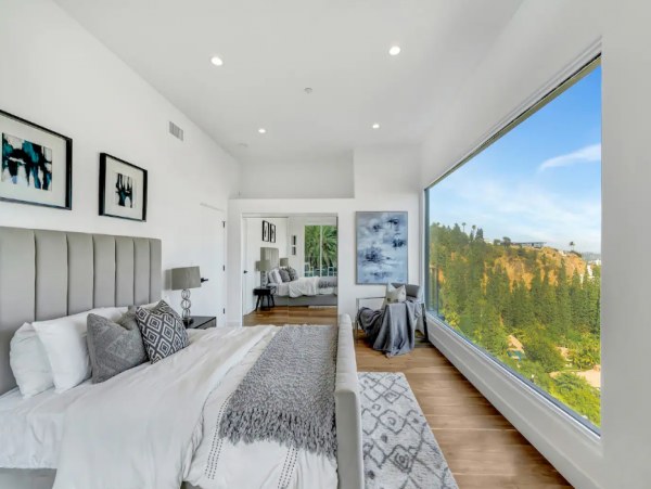 Luxury Hillside Retreat Overlooking Sunset Strip