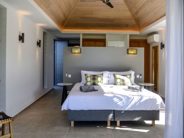 St. Barts Home 1053858