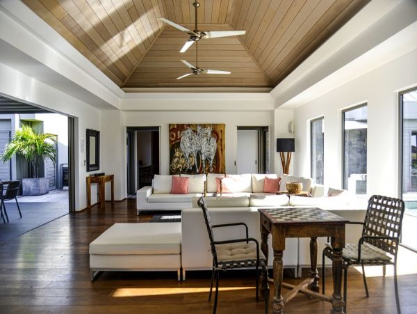 St. Barts Home 1053858