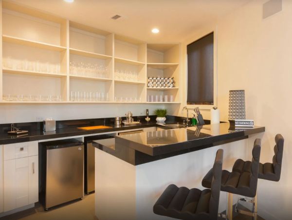 Hollywood Hills Vacation Rental – 7BR Luxury Estate