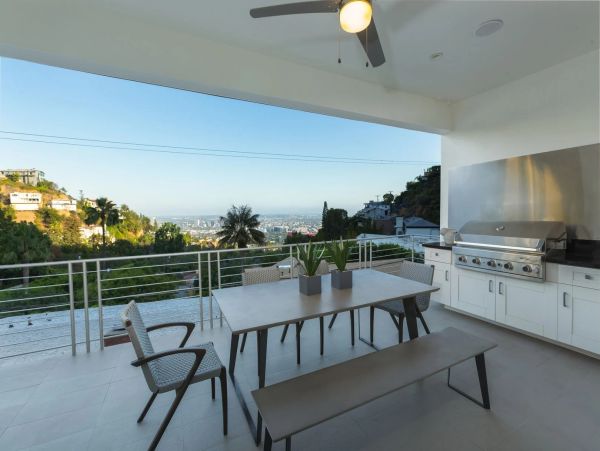 Hollywood Hills Vacation Rental – 7BR Luxury Estate