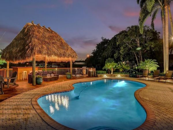 Fort Lauderdale Vacation Home Seven Bedroom