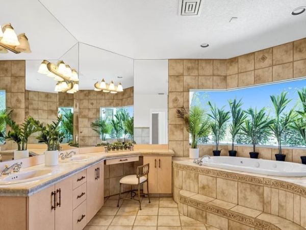 Fort Lauderdale Vacation Home Seven Bedroom