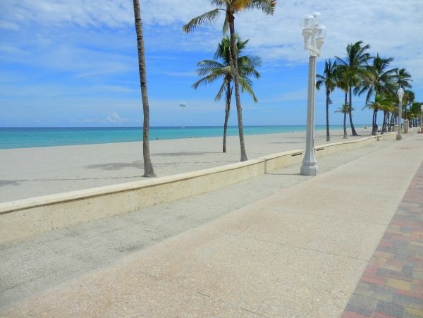 Charming Vacation Condo in Hollywood Beach Steps from Beach