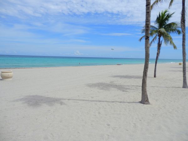 Charming Vacation Condo in Hollywood Beach Steps from Beach