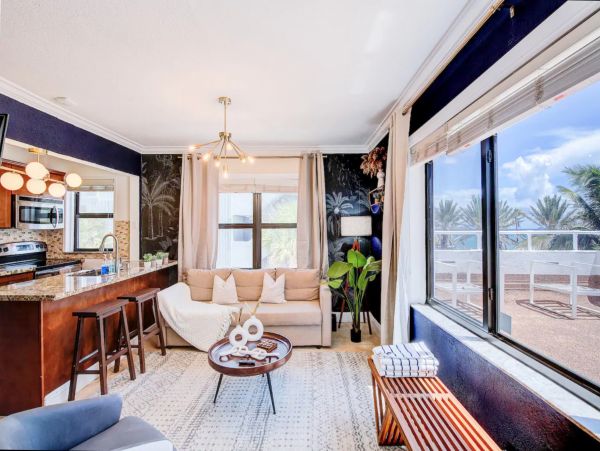 Charming Vacation Condo in Hollywood Beach Steps from Beach