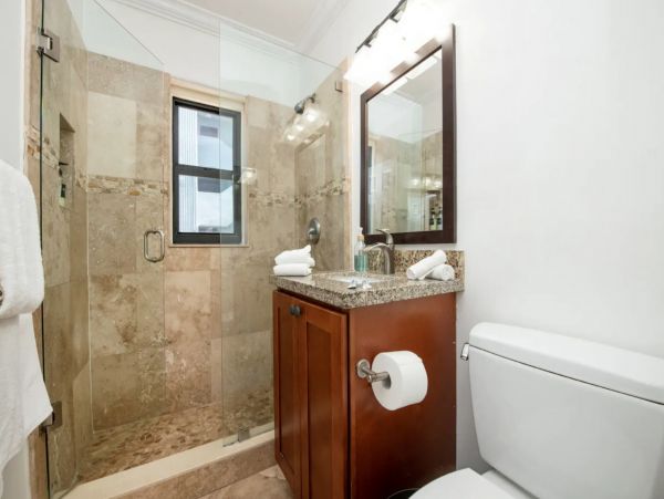 Charming Vacation Condo in Hollywood Beach Steps from Beach