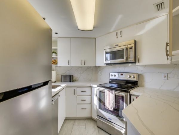Fort Lauderdale Vacation Condo One Bedroom Walk to Beach