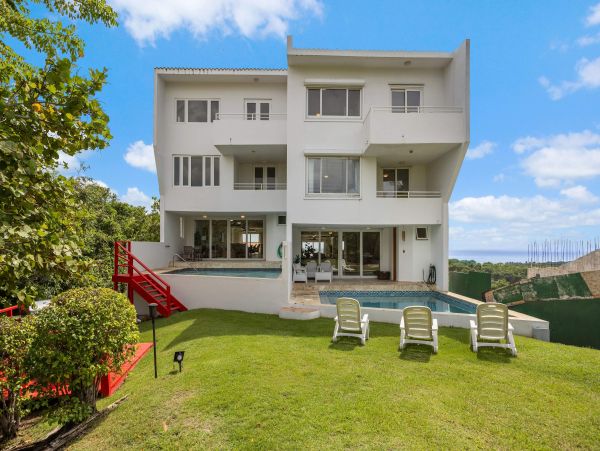 Luxurious Puerto Rico 5 Bedroom Villa with Spectacular Views