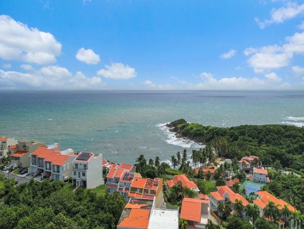 Luxurious Puerto Rico 5 Bedroom Villa with Spectacular Views