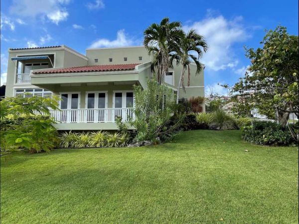 Charming Family Retreat in Puerto Rico - 6-Bedroom Pool Home
