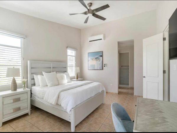 Charming Family Retreat in Puerto Rico - 6-Bedroom Pool Home