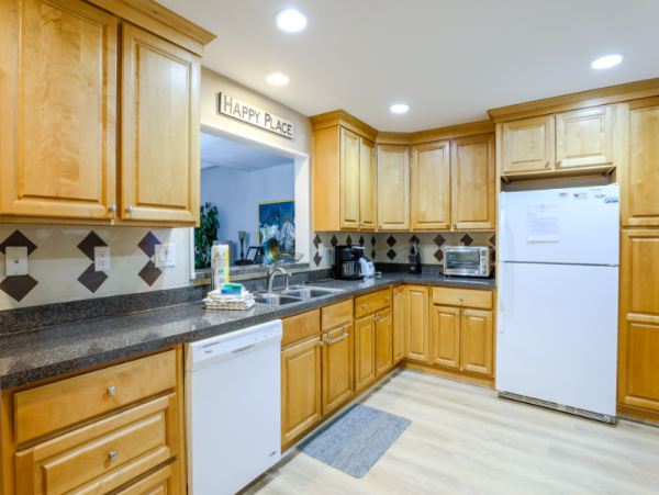 3 Bedroom- 3 Bathroom Pet Friendly Villa