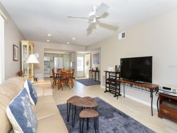 Gulfside Vacation Condo in Lido Key with Great Gulf Views