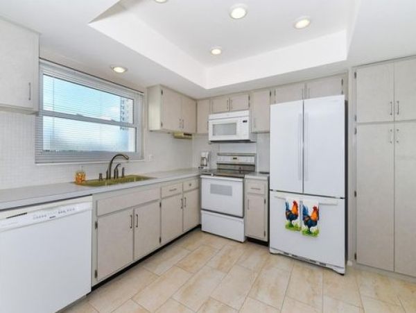 Gulfside Vacation Condo in Lido Key with Great Gulf Views