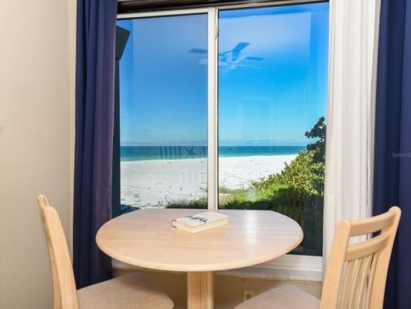 Gulfside Vacation Condo in Lido Key with Great Gulf Views