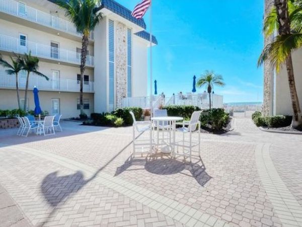 Gulfside Vacation Condo in Lido Key with Great Gulf Views