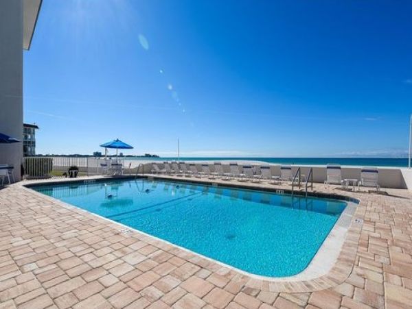 Gulfside Vacation Condo in Lido Key with Great Gulf Views