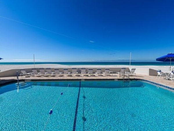 Gulfside Vacation Condo in Lido Key with Great Gulf Views