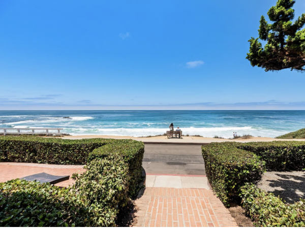 One Minute Stroll to the Beach La Jolla Lovely