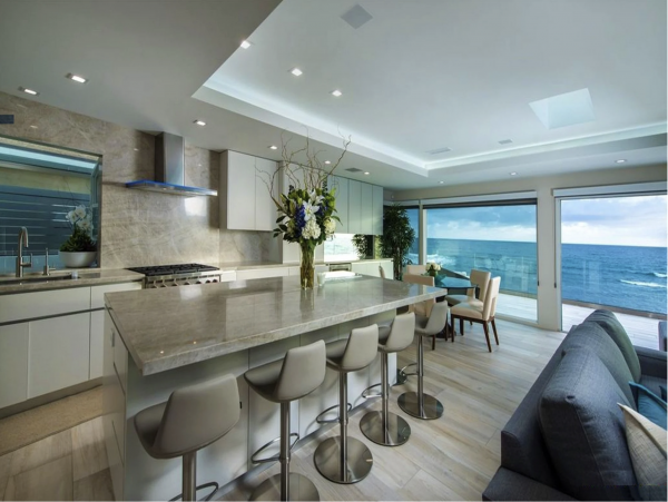 Pacific Views, Hot Tub Fire Pit