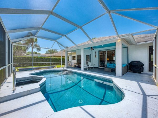 Secluded Vacation Rental in Osprey