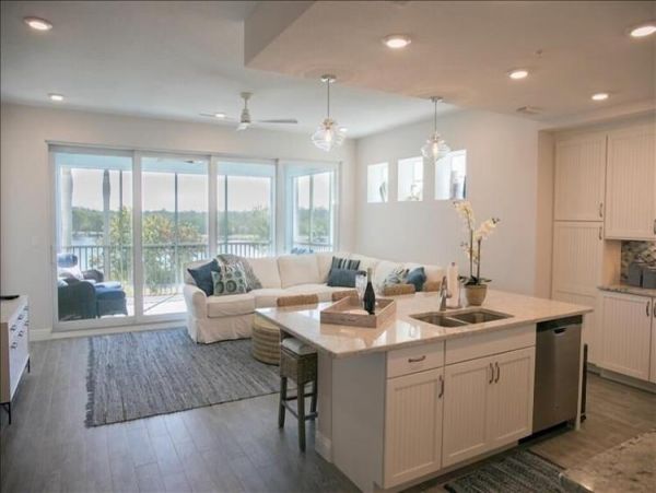 3 Bedroom Condo in Bradenton with Views and Close to Beach