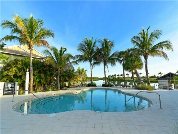 3 Bedroom Condo in Bradenton with Views and Close to Beach