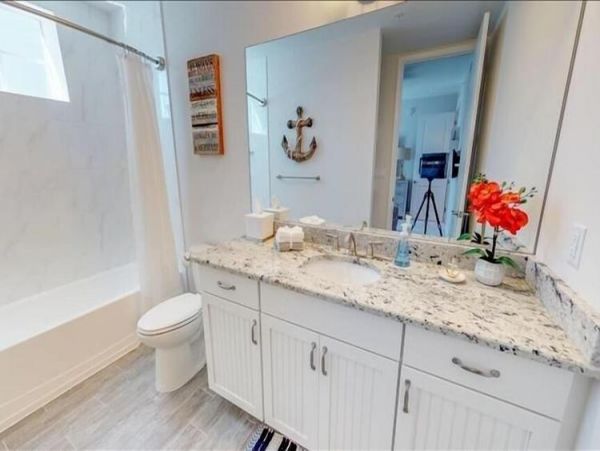 3 Bedroom Condo in Bradenton with Views and Close to Beach