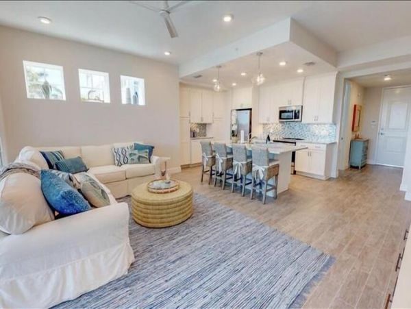 3 Bedroom Condo in Bradenton with Views and Close to Beach