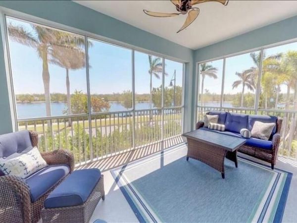 3 Bedroom Condo in Bradenton with Views and Close to Beach