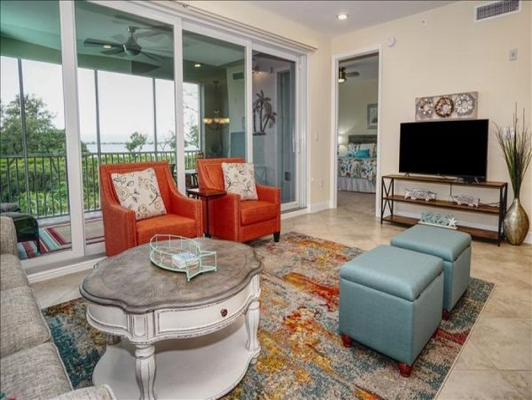 Gorgeous 3 Bedroom Vacation Condo in Bradenton Sleeps 7