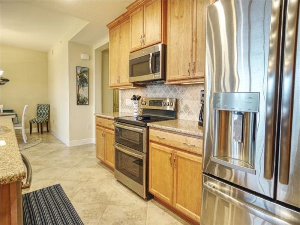 Gorgeous 3 Bedroom Vacation Condo in Bradenton Sleeps 7